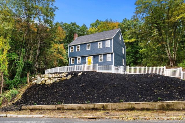 17 Ferry Rd, Methuen, MA 01844