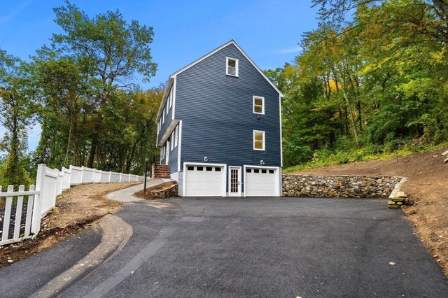 17 Ferry Rd, Methuen, MA 01844