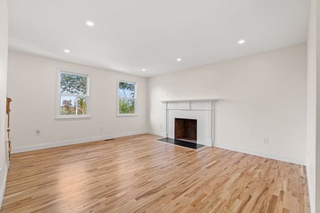 17 Ferry Rd, Methuen, MA 01844