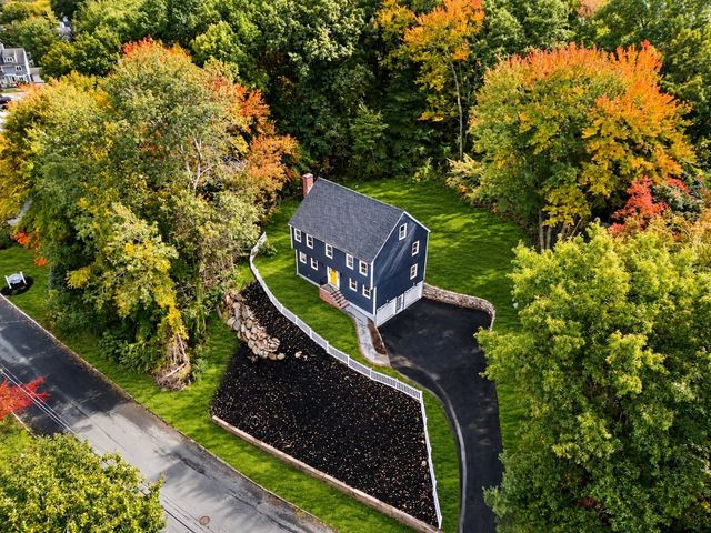 17 Ferry Rd, Methuen, MA 01844