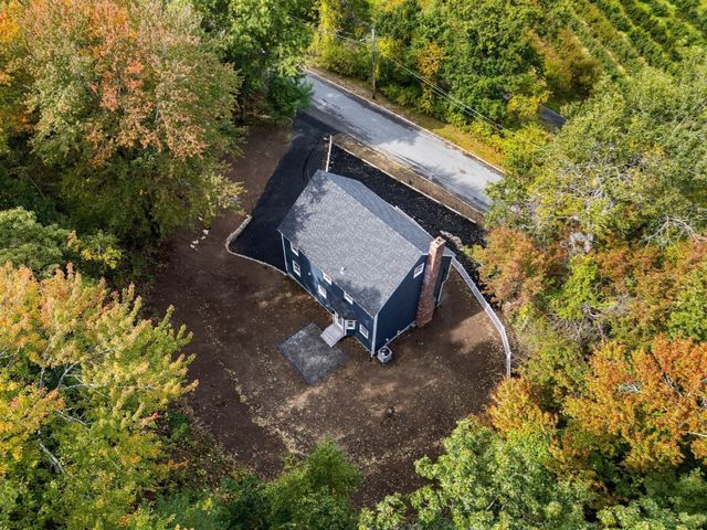 17 Ferry Rd, Methuen, MA 01844