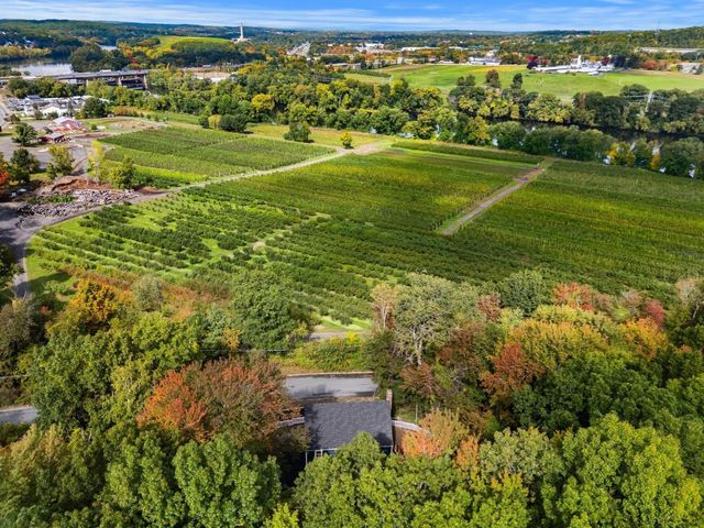 17 Ferry Rd, Methuen, MA 01844