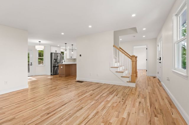 17 Ferry Rd, Methuen, MA 01844