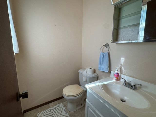 119 Salem Drive, Salem, IL 62881