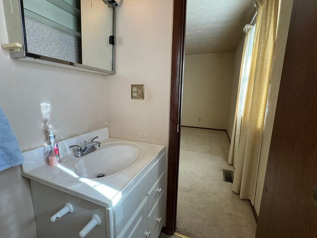 119 Salem Drive, Salem, IL 62881