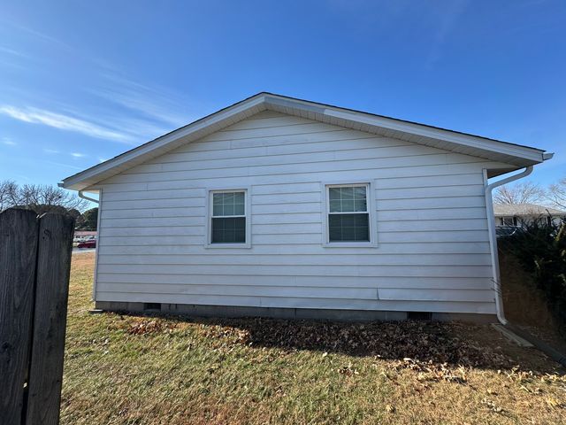 119 Salem Drive, Salem, IL 62881