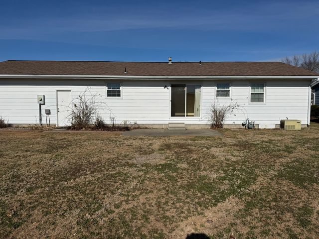 119 Salem Drive, Salem, IL 62881