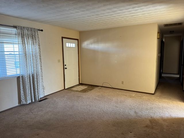 119 Salem Drive, Salem, IL 62881