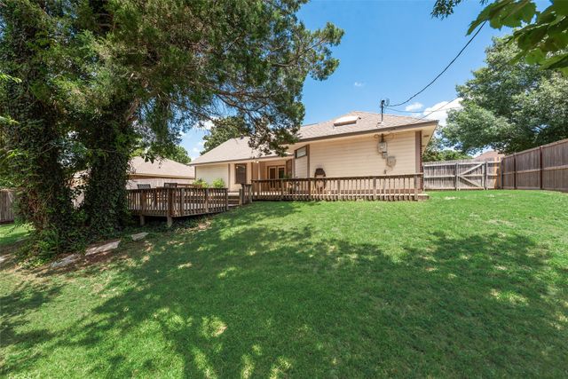 607 S 2nd Street, Midlothian, TX 76065