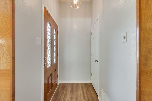 607 S 2nd Street, Midlothian, TX 76065