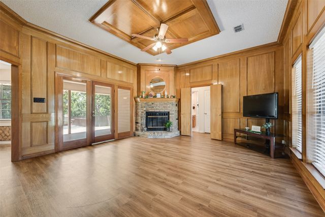 607 S 2nd Street, Midlothian, TX 76065
