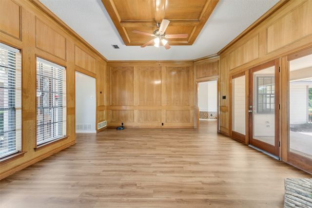 607 S 2nd Street, Midlothian, TX 76065
