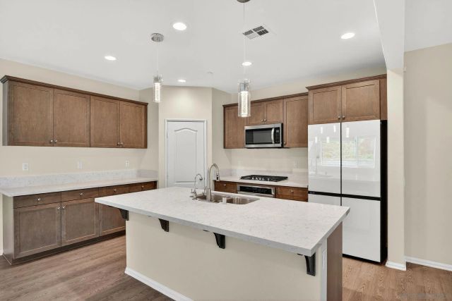 35875 Esperia Way, Fallbrook, CA 92028