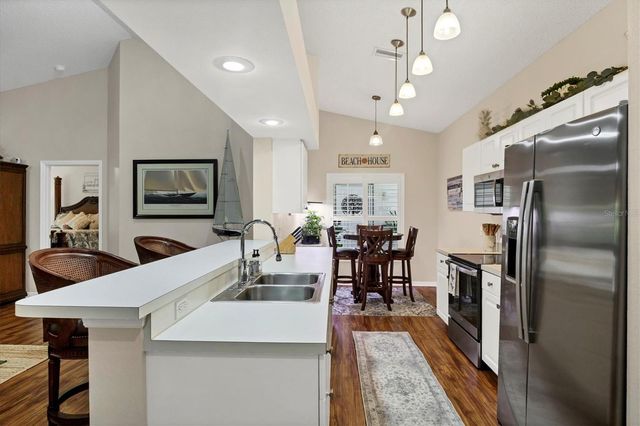 7266 ELEANOR CIRCLE 202, Sarasota, FL 34243