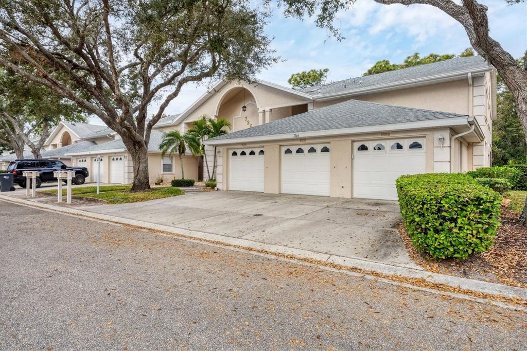 7266 ELEANOR CIRCLE 202, Sarasota, FL 34243