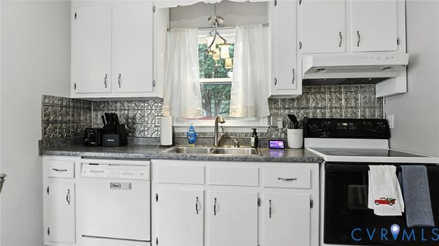 5974 Sara Kay Dr, North Chesterfield, VA 23237