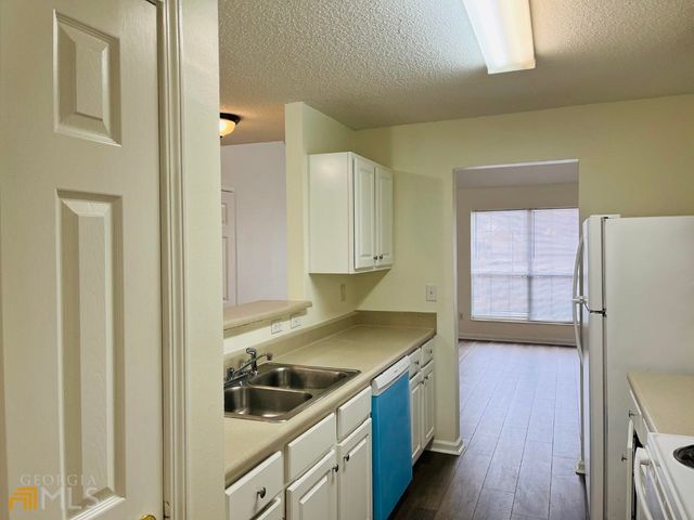 4037 Ravenwood Court, Union City, GA 30291