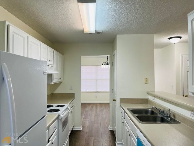 4037 Ravenwood Court, Union City, GA 30291