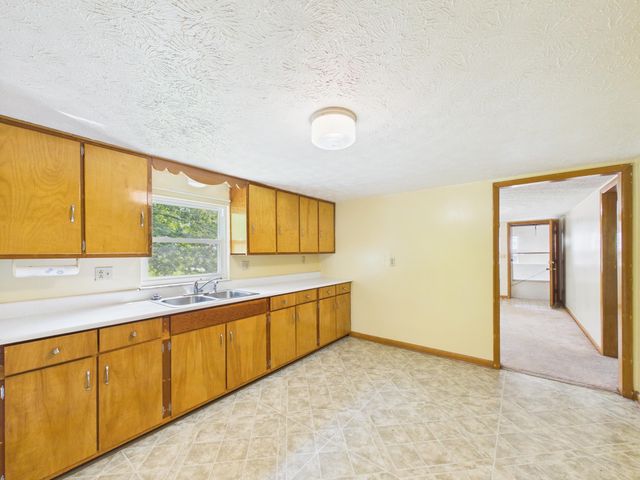 849 Grapevine Road, Huntington, WV 25701
