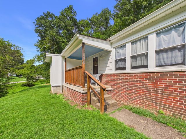 849 Grapevine Road, Huntington, WV 25701