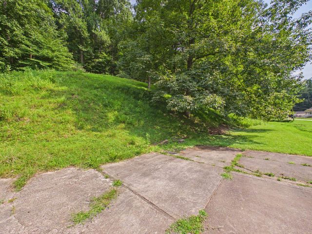 849 Grapevine Road, Huntington, WV 25701