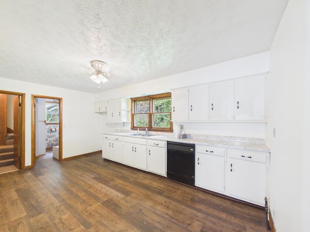 849 Grapevine Road, Huntington, WV 25701