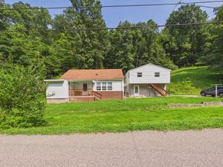 849 Grapevine Road, Huntington, WV 25701