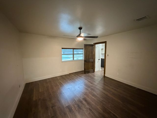 301 Bernice Court, Burleson, TX 76028