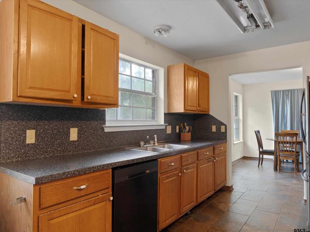 5984 Eastwood Drive, Gilmer, TX 75645