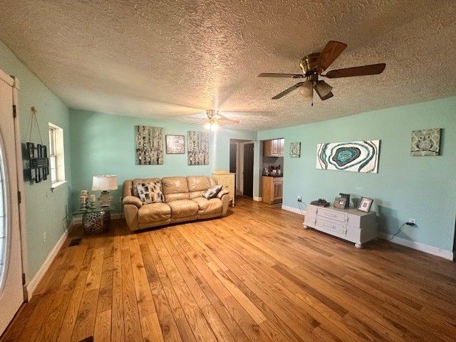 1191 Swan Mill Rd, Morrison, TN 37357