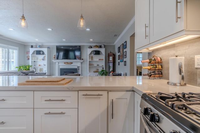 367 Seaside Drive, Pacifica, CA 94044