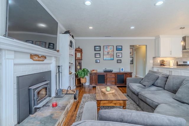 367 Seaside Drive, Pacifica, CA 94044