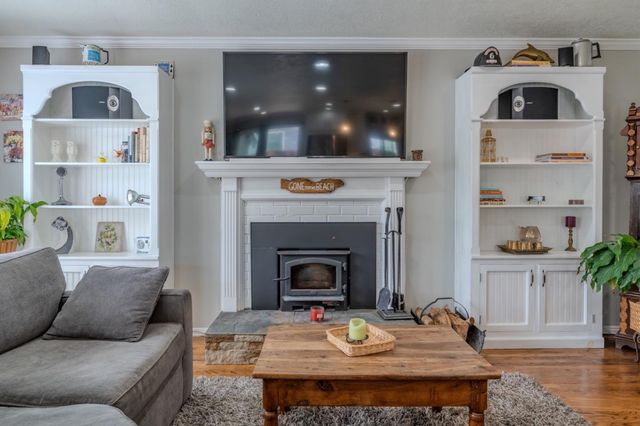 367 Seaside Drive, Pacifica, CA 94044