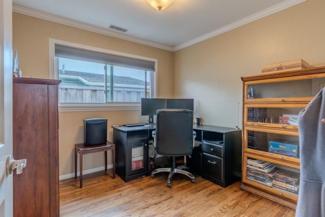 367 Seaside Drive, Pacifica, CA 94044