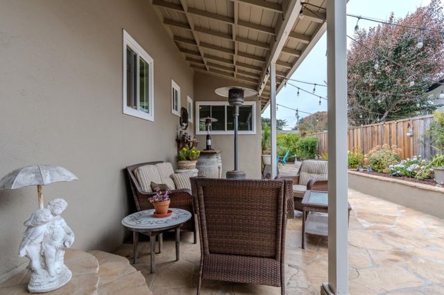 367 Seaside Drive, Pacifica, CA 94044