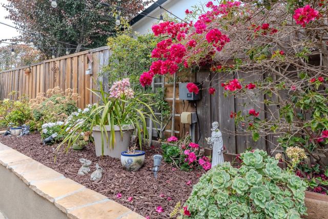 367 Seaside Drive, Pacifica, CA 94044