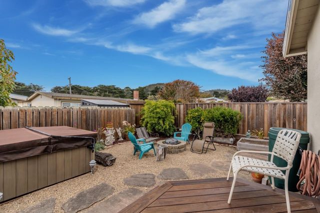 367 Seaside Drive, Pacifica, CA 94044