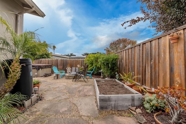367 Seaside Drive, Pacifica, CA 94044