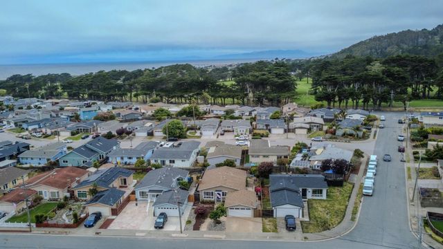 367 Seaside Drive, Pacifica, CA 94044