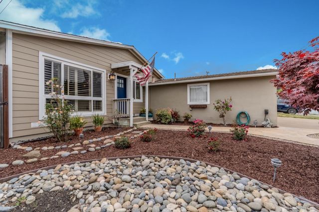 367 Seaside Drive, Pacifica, CA 94044