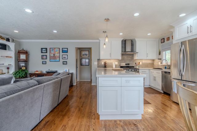 367 Seaside Drive, Pacifica, CA 94044