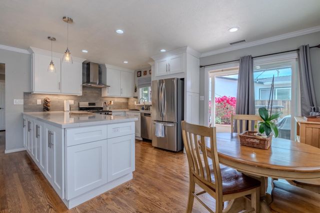 367 Seaside Drive, Pacifica, CA 94044