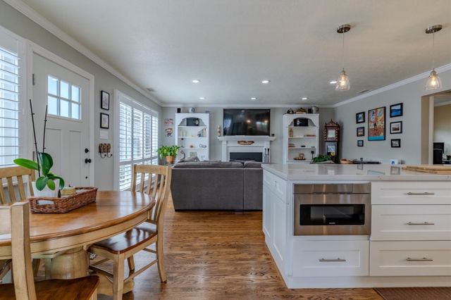 367 Seaside Drive, Pacifica, CA 94044