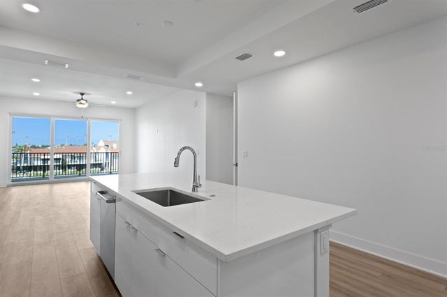 400 150TH AVENUE 302, Madeira Beach, FL 33708
