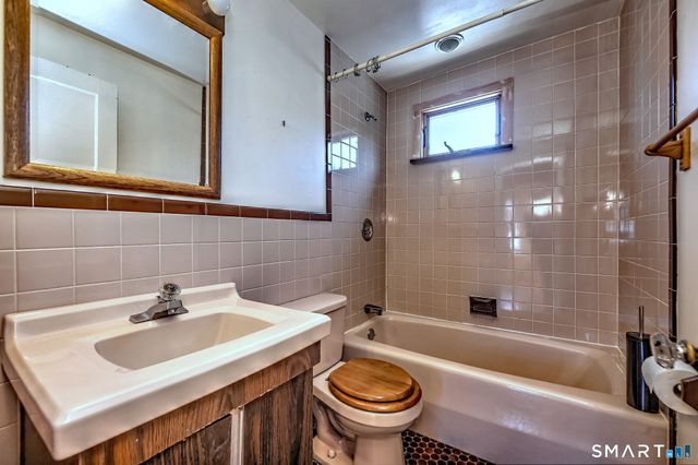 575 Central Avenue, New Haven, CT 06515