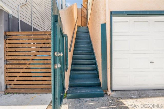 751 Yarmouth Court, San Diego, CA 92109