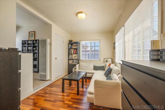 751 Yarmouth Court, San Diego, CA 92109