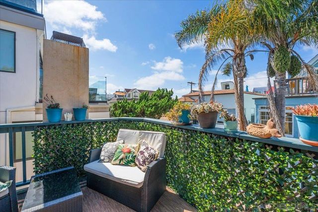 751 Yarmouth Court, San Diego, CA 92109
