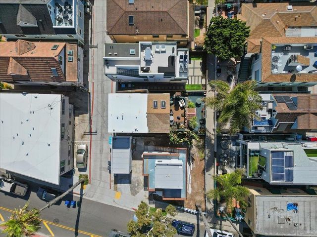 751 Yarmouth Court, San Diego, CA 92109