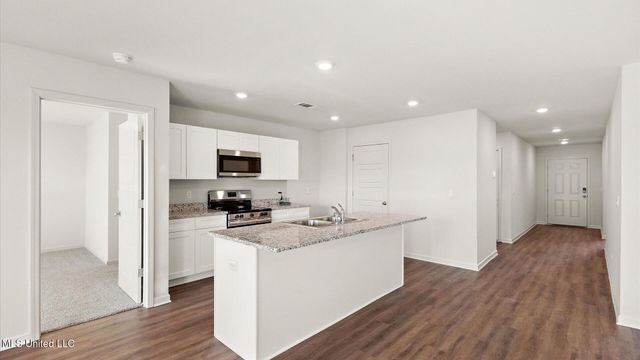 104 Lucas Court, Byram, MS 39272